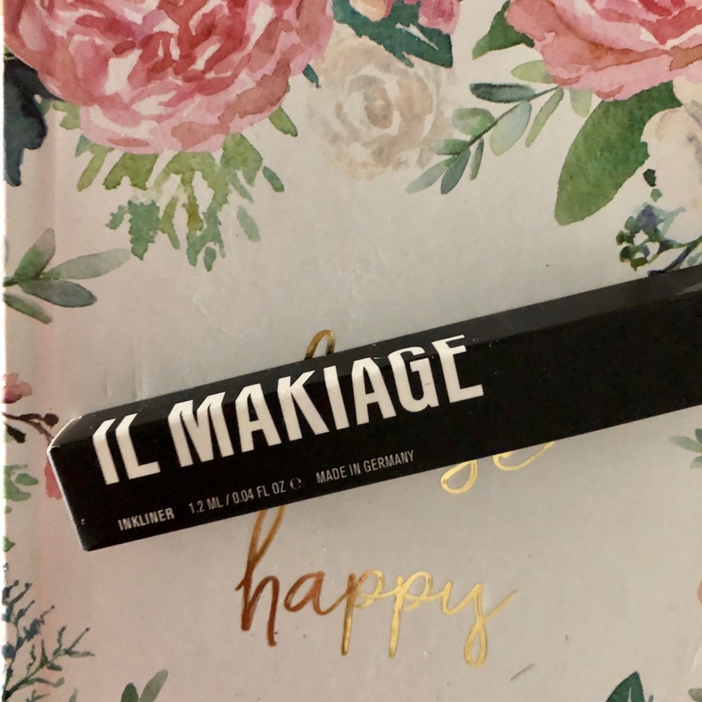 Liquid eyeliner